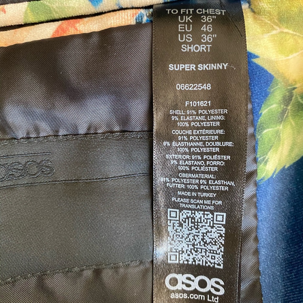 Rose patern jacket - Picture 3 of 3